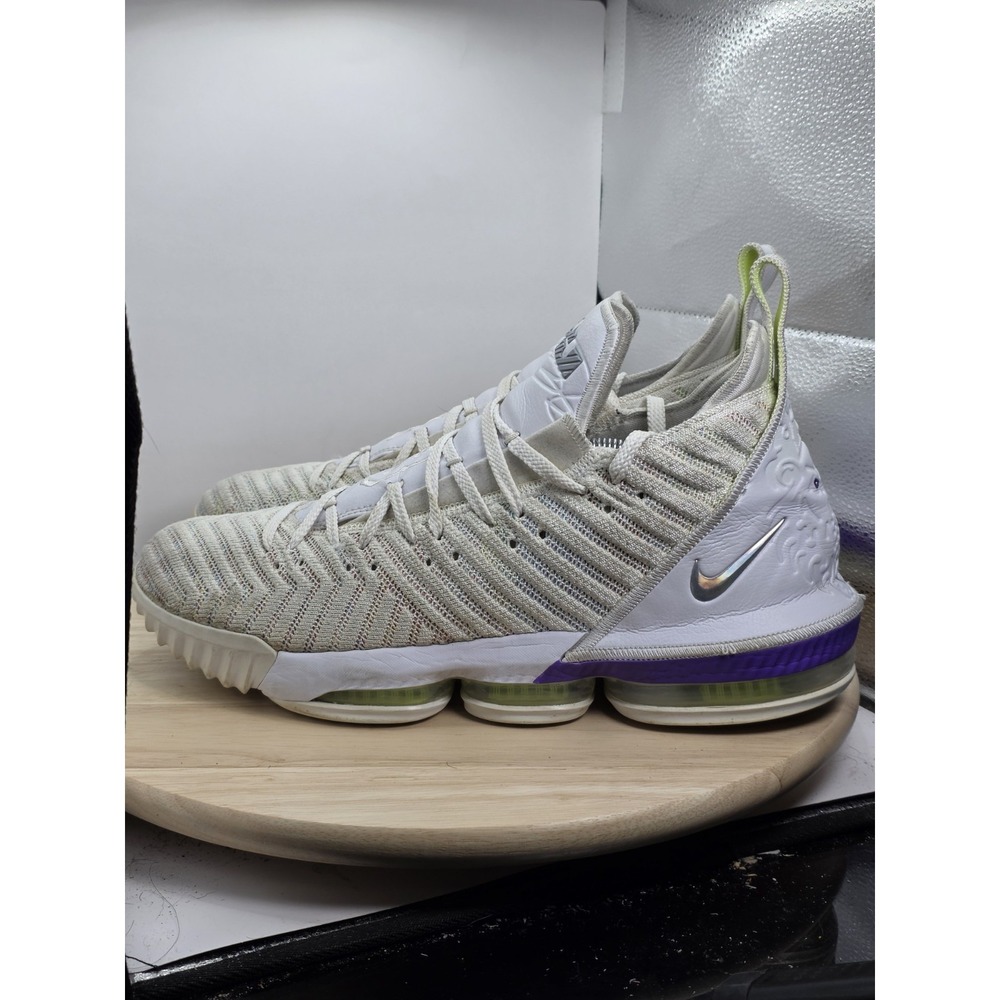 Men's Size 13 - Nike LeBron XVI 16 Buzz Lightyear Shoes White/Grape‎ A02588-102